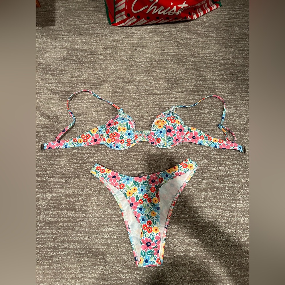 SHEIN Floral Bikini